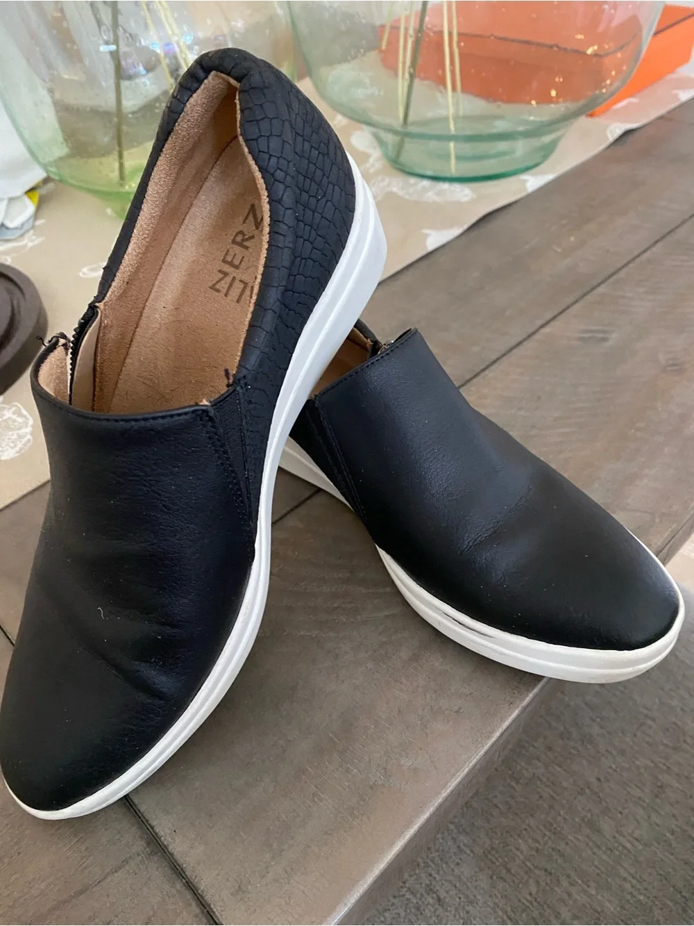 Naturalizers. 6.5. Slip-On Platform Sneakers in Black